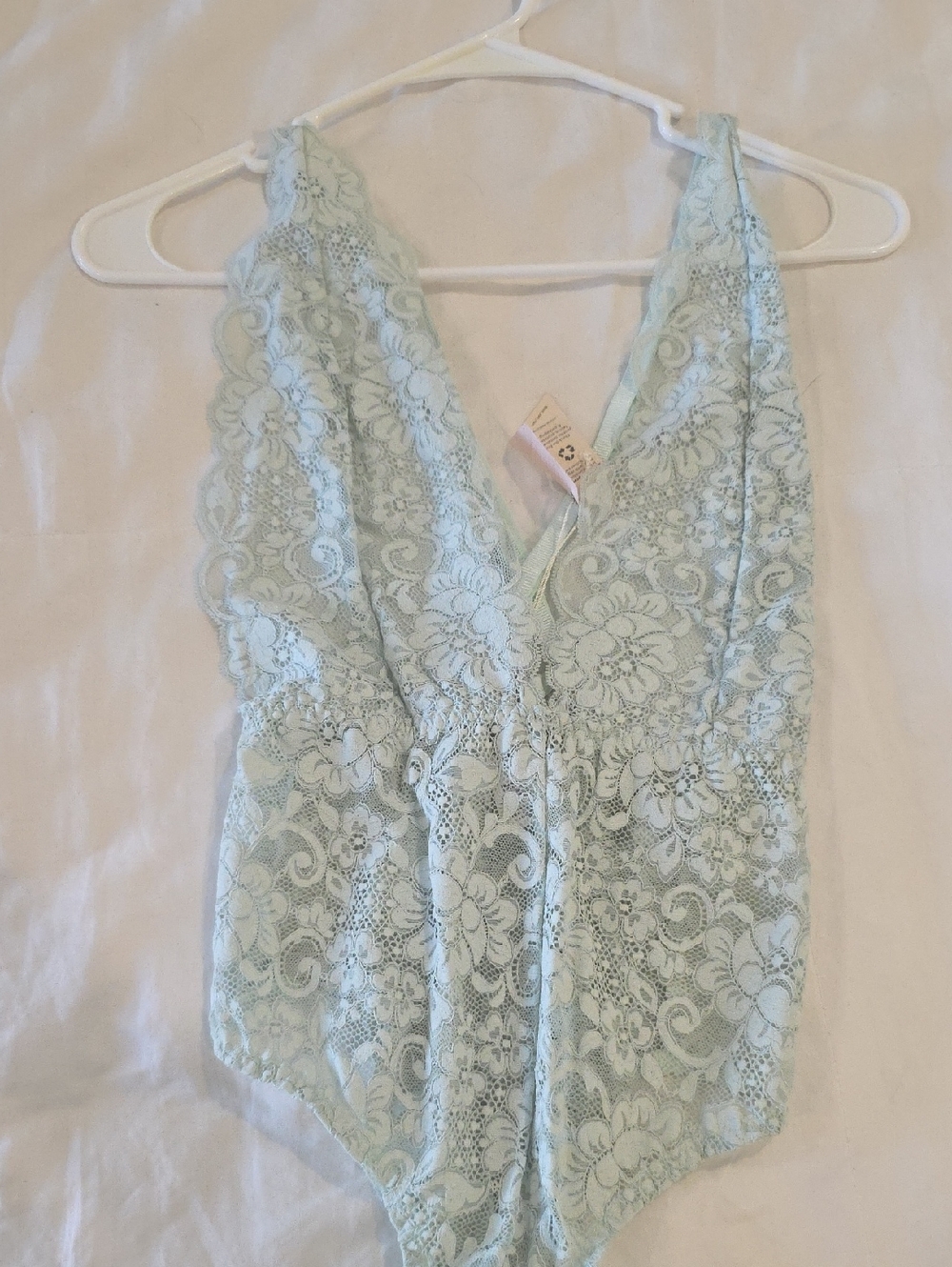 Lace V-Neck Bodysuit in Light Mint